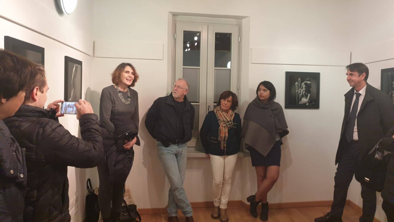 Inaugurata “I Nuovi Guardiani” del fotografo Mauro Paviotti