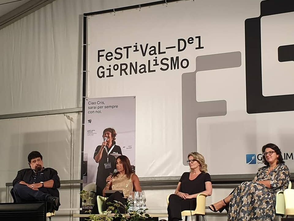 Si chiude la seconda giornata di Festival con 200 persone all’incontro finale nel palatenda