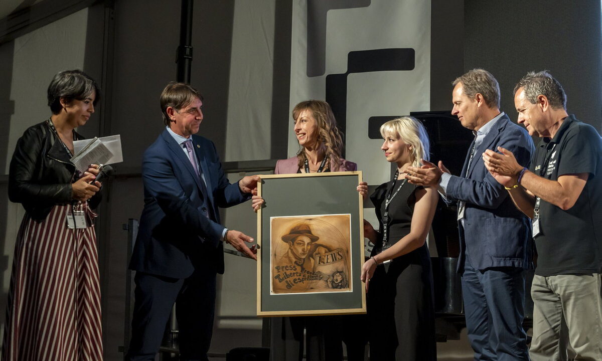 Si chiude con grande successo, a Ronchi dei Legionari, la IX edizione del Festival del Giornalismo di Leali delle Notizie con 8mila presenze. Consegnato il premio in memoria di Daphne Caruana Galizia a Floriana Bulfon